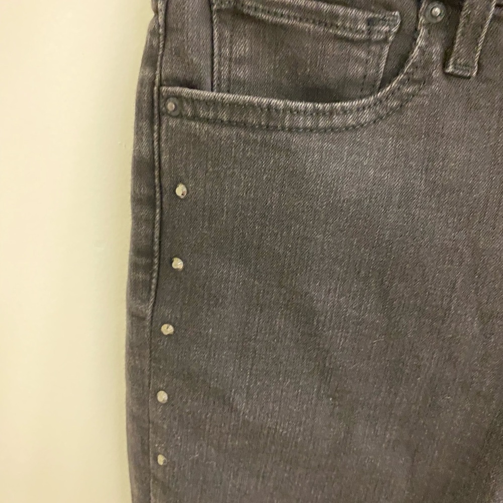 Levi’s 721 High Rise Studded skinny jeans